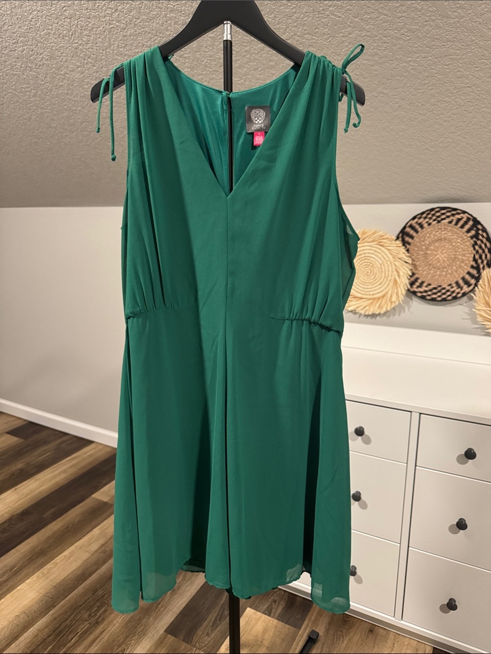 Vince Camuto Emerald Green Sleeveless V-Neck Dress